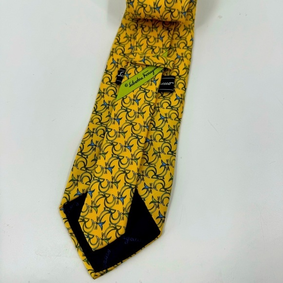 Salvatore Ferragamo 100% Silk Luxury Tie - Picture 7 of 10